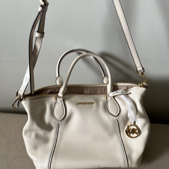 Michael Kors Lt Cream Lenox Leather Bag - Picture 2 of 7